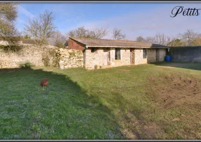 Annonces immobilières à Vouzailles 86170 longère maison plain-pied géothermie Parthenay Neuville-de-Poitou Poitiers - petits toits - agence immobilière - Buxerolles 86180