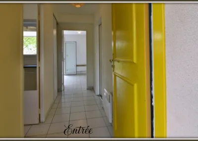 Annonces immobilières à Poitiers 86000 maison T4 avec jardin entrée placard - agence immobilière - Buxerolles 86180