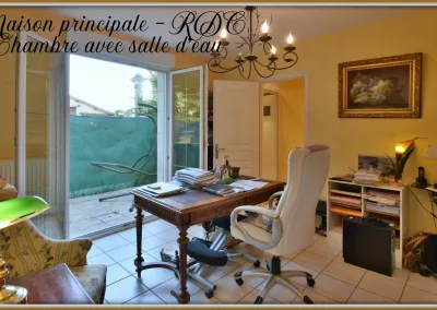 Annonces immobilières à Biard 86580, aux portes de Poitiers, au rdc de la maison principale, chambre avec sde - agence immobilière - Buxerolles 86180