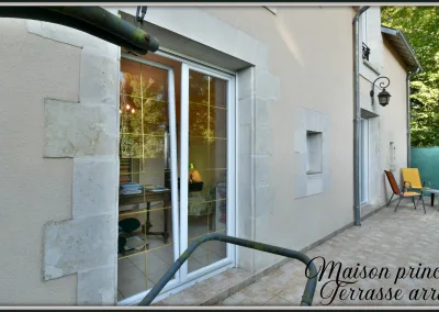 Annonces immobilières à Biard 86580, aux portes de Poitiers, au rdc de la maison principale, terrasse arrière - agence immobilière - Buxerolles 86180
