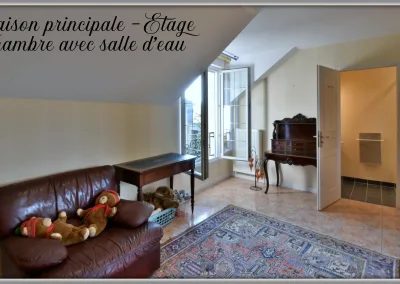 Annonces immobilières à Biard 86580, aux portes de Poitiers, à l’étage de la maison principale, chambre 5 avec salle d’eau - agence immobilière - Buxerolles 86180