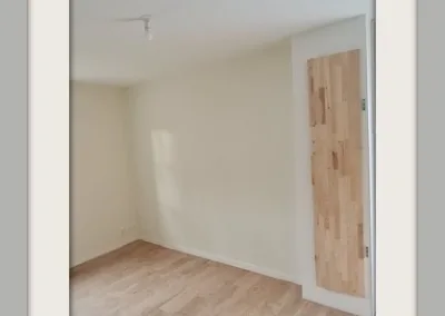 Annonces immobilières à Buxerolles 86180 - Didot - séjour vide avec placard intégrant le tableau électrique en 2021 - agence immobilière